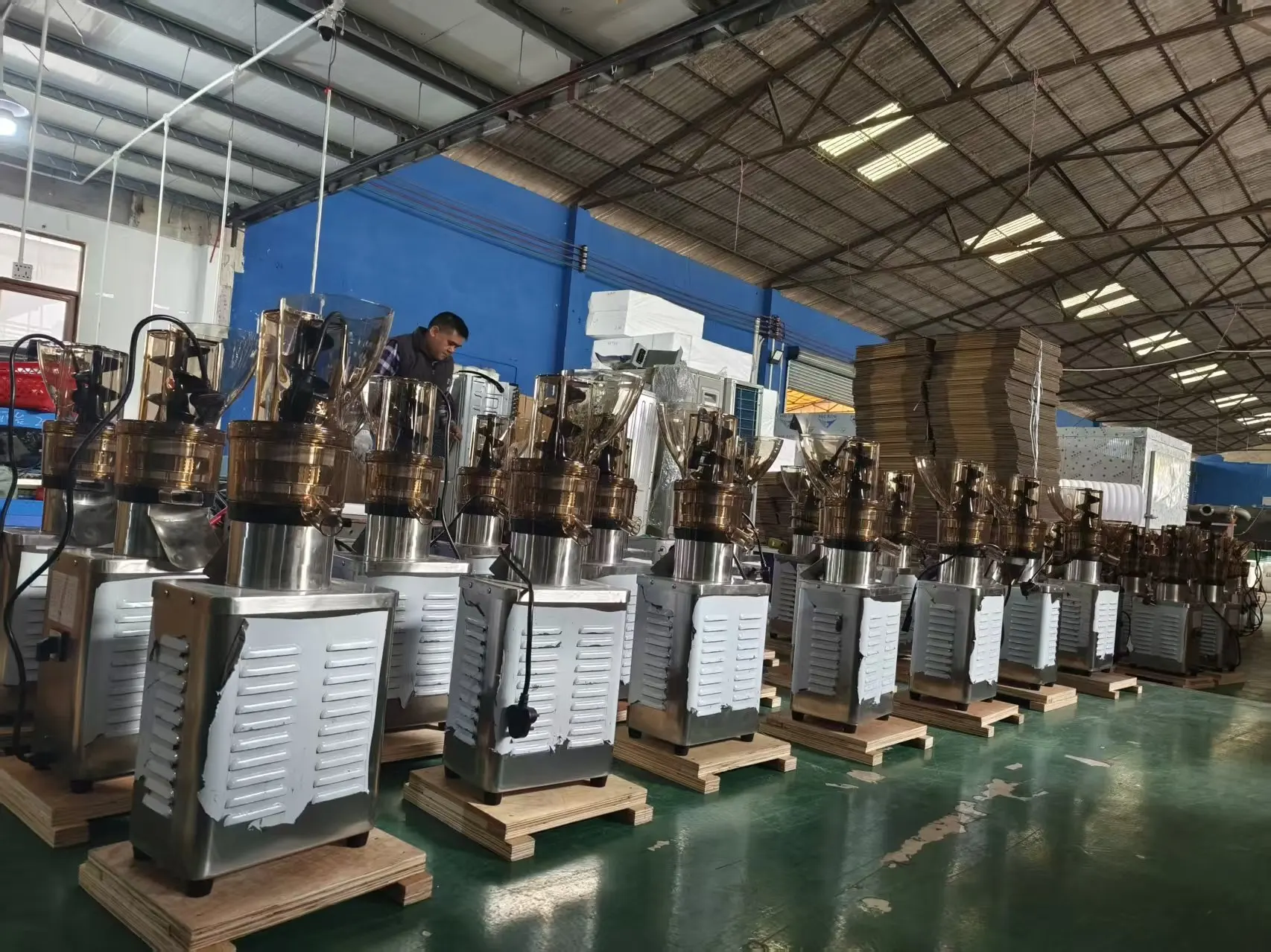 เครื่องคั้นน้ำผลไม้ไฟฟ้าอเนกปร - Juice Extractor Commercial บทวิจารณ์และราคา