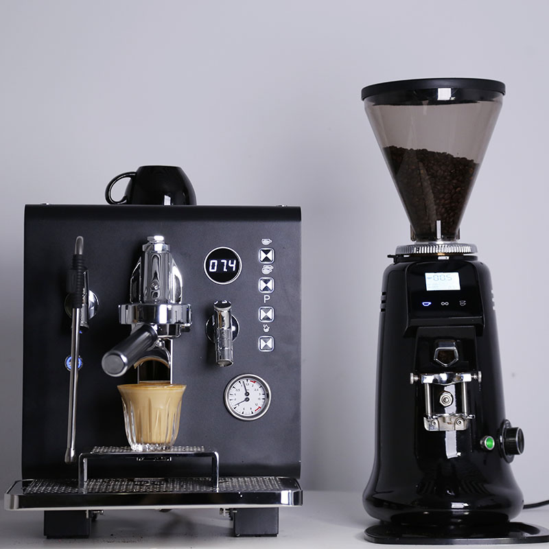 เครื่องชงกาแฟระดับมืออาชีพ สีช - Commercial Espresso Machine บทวิจารณ์และราคา